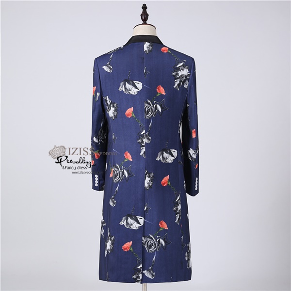 ST112- **พรีออเดอร์**สูทยาวแฟนซีผู้ชายสีน้ำเงินลายดอกไม้ ชุดสูทเจ้าบ่าว สูทแฟนซี ถ่ายพรีเวดดิ้ง & ชุดแต่งงานแฟนซี (Fancy wedding dress) สูทยาวผู้ชายสีน้ำเงินลายดอกไม้
