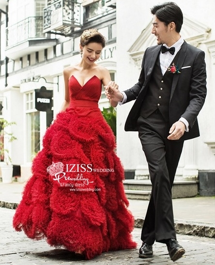 PW421- **พรีออเดอร์เฉพาะชุดผู้ชายค่ะ**ชุดคู่ถ่ายพรีเวดดิ้ง (prewedding dress) & ชุดแต่งงานแฟนซี (Fancy wedding dress)ชายหญิง "ธีมสีแดง-ดำ"