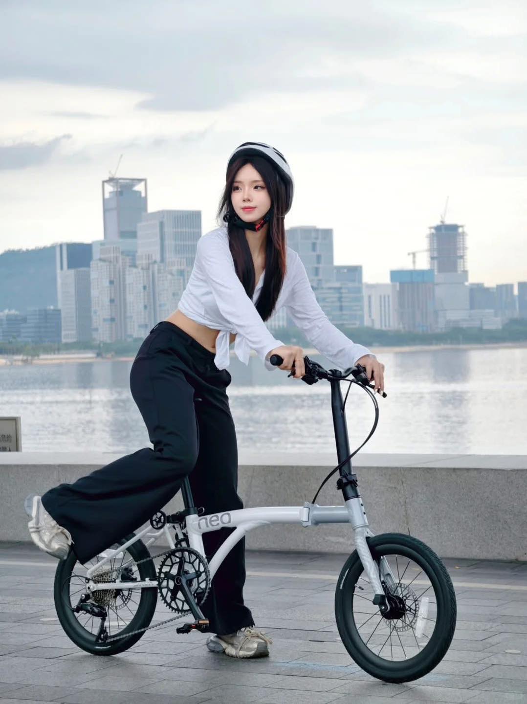 Java : NEO จักรยานพับได้ แบบม้วนหาง 9 สปีด ดิสเบรกน้ำมัน น้ำหนักเบา