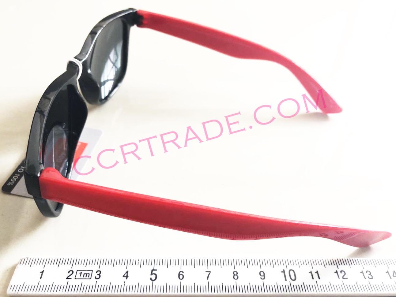 แว่นกันแดดทรง Rayban ขาสี กัน UV 100% (Free size)