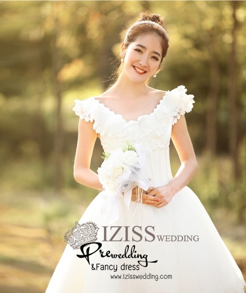 BR001 ชุดแต่งงานสั้น (wedding dress) สีขาว แขนสั้นแต่ระบาย น่ารักมากๆค่ะ