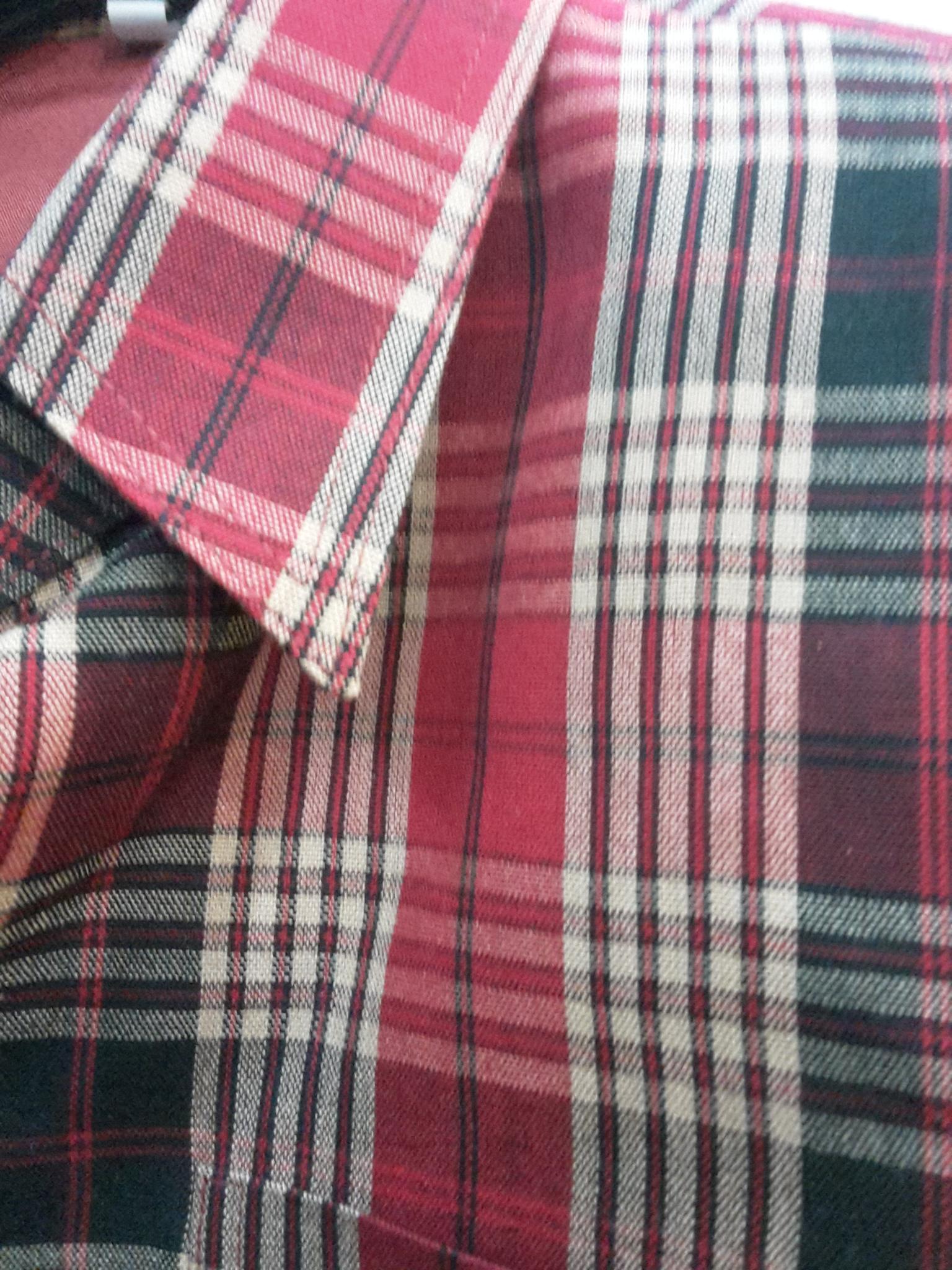 เสื้อสูทชายผ้าฝ้าย เสื้อสูทชายลายบลูเบอร์รี สูทผ้าไทยชาย ซาฟารีผ้าไทยชายลายบลูเบอร์รี่โทนแดงดำ