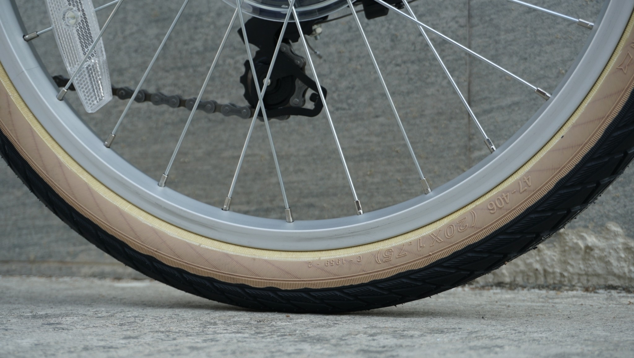 Fika Frappe จักรยานพับได้ เฟรมอลูมิเนียม ล้อ 20" 7 สปีด พร้อมตะแกรง บังโคลน