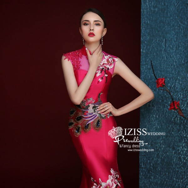 PW440- **พร้อมส่ง**ชุดกี่เพ้ายาว ชุดยกน้ำชา ชุดถ่ายพรีเวดดิ้ง (prewedding dress) & ชุดแต่งงานแฟนซี (Fancy wedding dress) "ธีมสีชมพู"