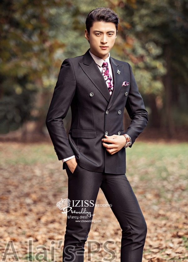ST009- **พรีออเดอร์**สูทผู้ชายสีดำแขนยาว พร้อมกางเกง ชุดสูทเจ้าบ่าว สูทแฟนซี ถ่ายพรีเวดดิ้ง & ชุดแต่งงานแฟนซี (Fancy wedding dress) สูทผู้ชายสีดำ
