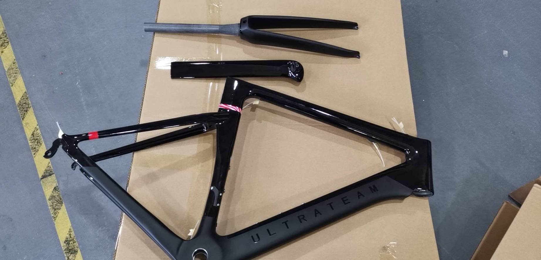 เฟรมจักรยานเสือหมอบคาร์บอนแท้ ULTRATEAM ประกันยาว