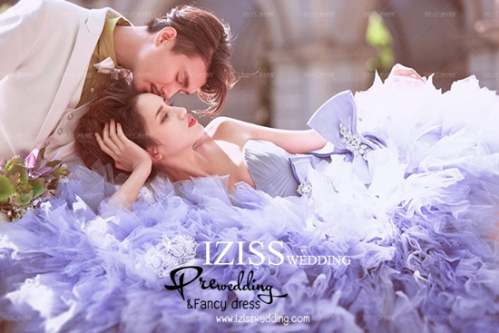 PW245 - **พร้อมส่งชุดผู้หญิงค่ะ** ชุดคู่ถ่ายพรีเวดดิ้ง (prewedding dress) & ชุดแต่งงานแฟนซี (Fancy wedding dress)หญิง "ธีมสีม่วงขาว"