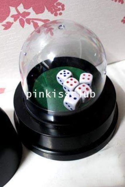 เครื่องทอยลูกเต๋า ของเล่นลูกเต๋่า