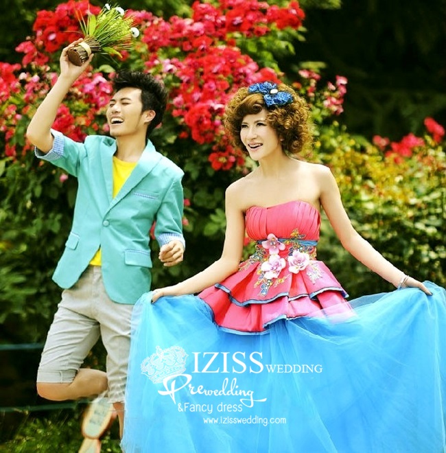 PW213 - Pre order ชุดคู่ถ่ายพรีเวดดิ้ง (prewedding dress) & ชุดแต่งงานแฟนซี (Fancy wedding dress)ชายหญิง "ธีมสีเขียว-ชมพู"