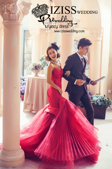 PW258- **พรีออเดอร์ค่ะ** ชุดคู่ถ่ายพรีเวดดิ้ง (prewedding dress) & ชุดแต่งงานแฟนซี (Fancy wedding dress)ชายหญิง "ธีมสีแดง"