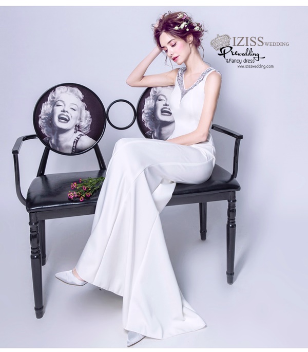 DL057 - **พรีออเดอร์** ชุดราตรี เดรสยาวออกงาน (Night party dresses) ชุดไปงานแต่งงานสวยๆ "ธีมสีขาวแต่งเพชร"