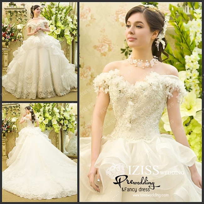 BRL052 **พร้อมเช่า 4,500บ.**ชุดแต่งงานหรูหราประดับดอกไม้ผสมเพชรและคริสตัล สวยงามดุจเจ้าหญิง