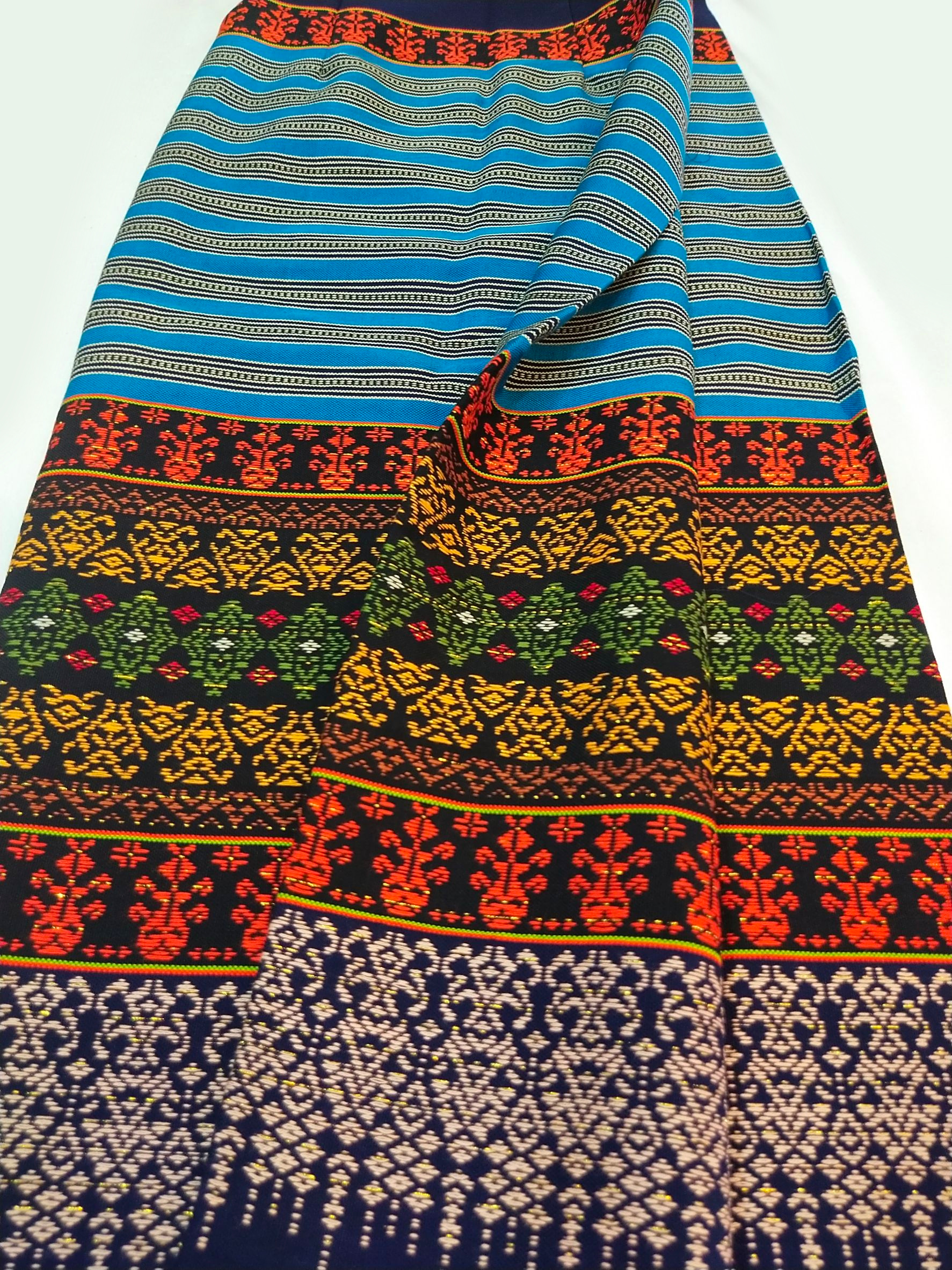 ผ้าถุงสำเร็จรูปผ้าซิ่นตีนจกไทลือ #ผ้าซิ่นสำเร็จรูปผ้าฝ้ายทออัดผ้ากาวเย็บถุงแล้ว