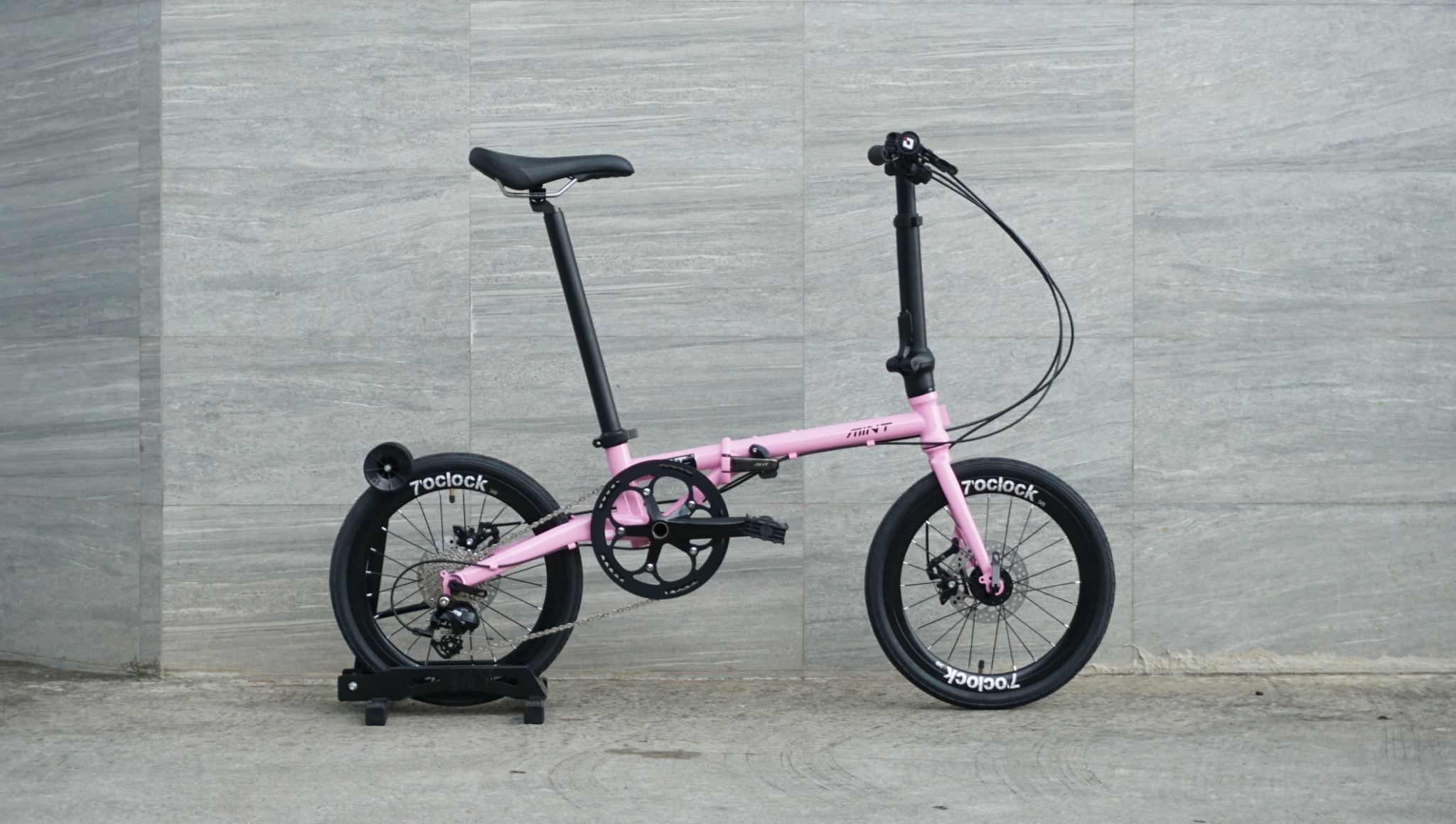 MINT : T9-349 จักรยานพับได้ เฟรมโครโมลี่ 9 สปีด ดิสเบรก นน. 11.5 กก. นุ่มนวล ปั่นสบาย