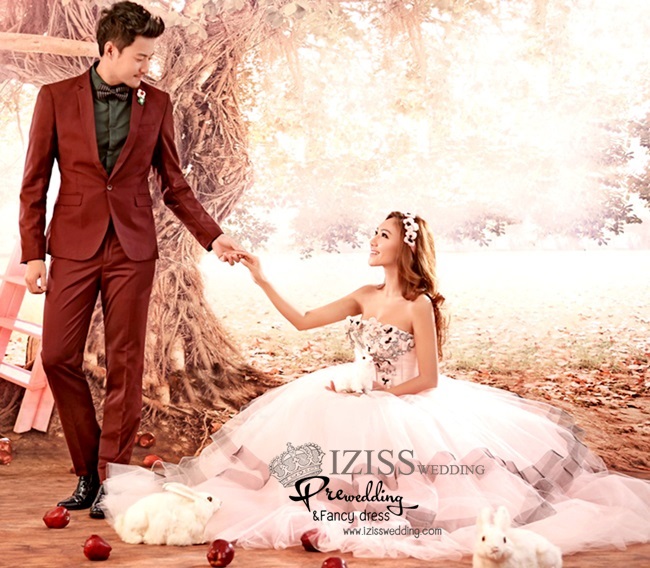 PW059 - **เลิกผลิตค่ะ** ชุดคู่ถ่ายพรีเวดดิ้ง (prewedding dress) & ชุดแต่งงานแฟนซี (Fancy wedding dress)ชายหญิง "ธีมสีขาว-น้ำตาล"