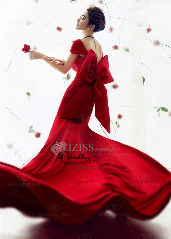 PW599- **พร้อมส่งค่ะ** ชุดราตรีสีแดง เสื้อสูทผู้ชายสีดำ ชุดคู่ถ่ายพรีเวดดิ้ง (prewedding dress) & ชุดแต่งงานแฟนซี (Fancy wedding dress)ชายหญิง "ธีมสีแดง ดำ"