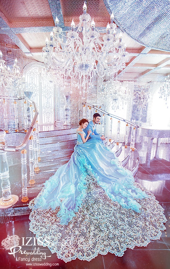 PW250 - **เลิกผลิตค่ะ** ชุดคู่ถ่ายพรีเวดดิ้ง (prewedding dress) & ชุดแต่งงานแฟนซี (Fancy wedding dress)ชายหญิง "ธีมสีฟ้า"