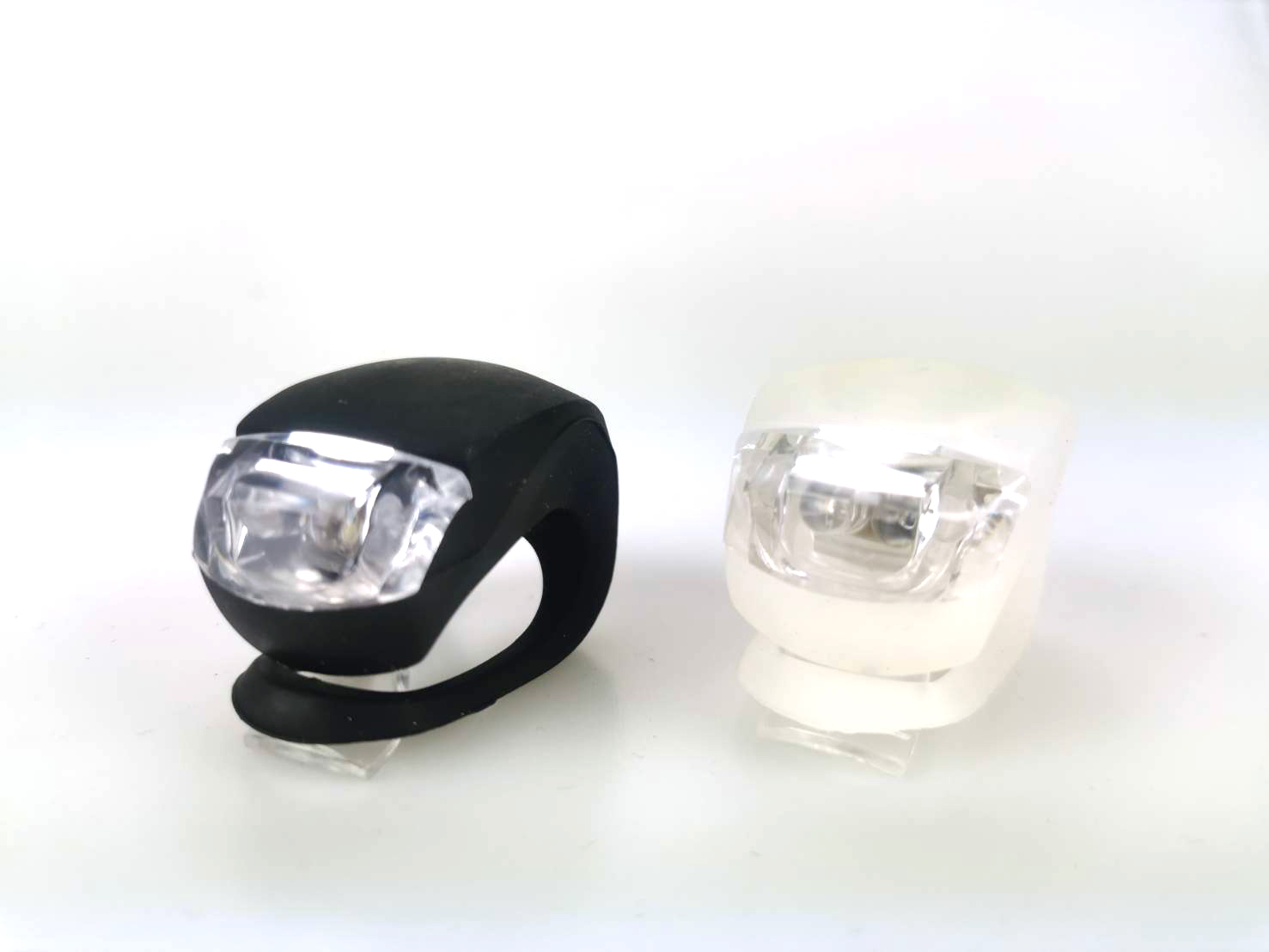 ไฟหน้าท้ายจักยานแบบซิลิโคน ยี่ห้อSANTAZA