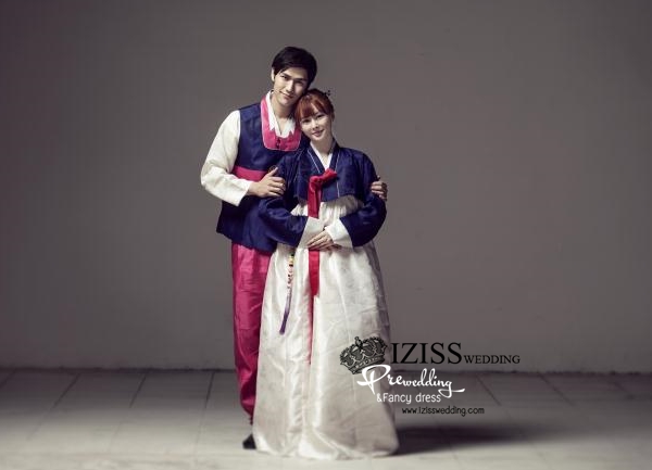 PW367 - **พร้อมเช่า 3,500 ชุดฮันบกเกาหลีทั้งเซ็ทค่ะ** ชุดคู่ถ่ายพรีเวดดิ้ง (prewedding dress) & ชุดแต่งงานแฟนซี (Fancy wedding dress)ชายหญิง "ธีมสีน้ำเงินชมพู"