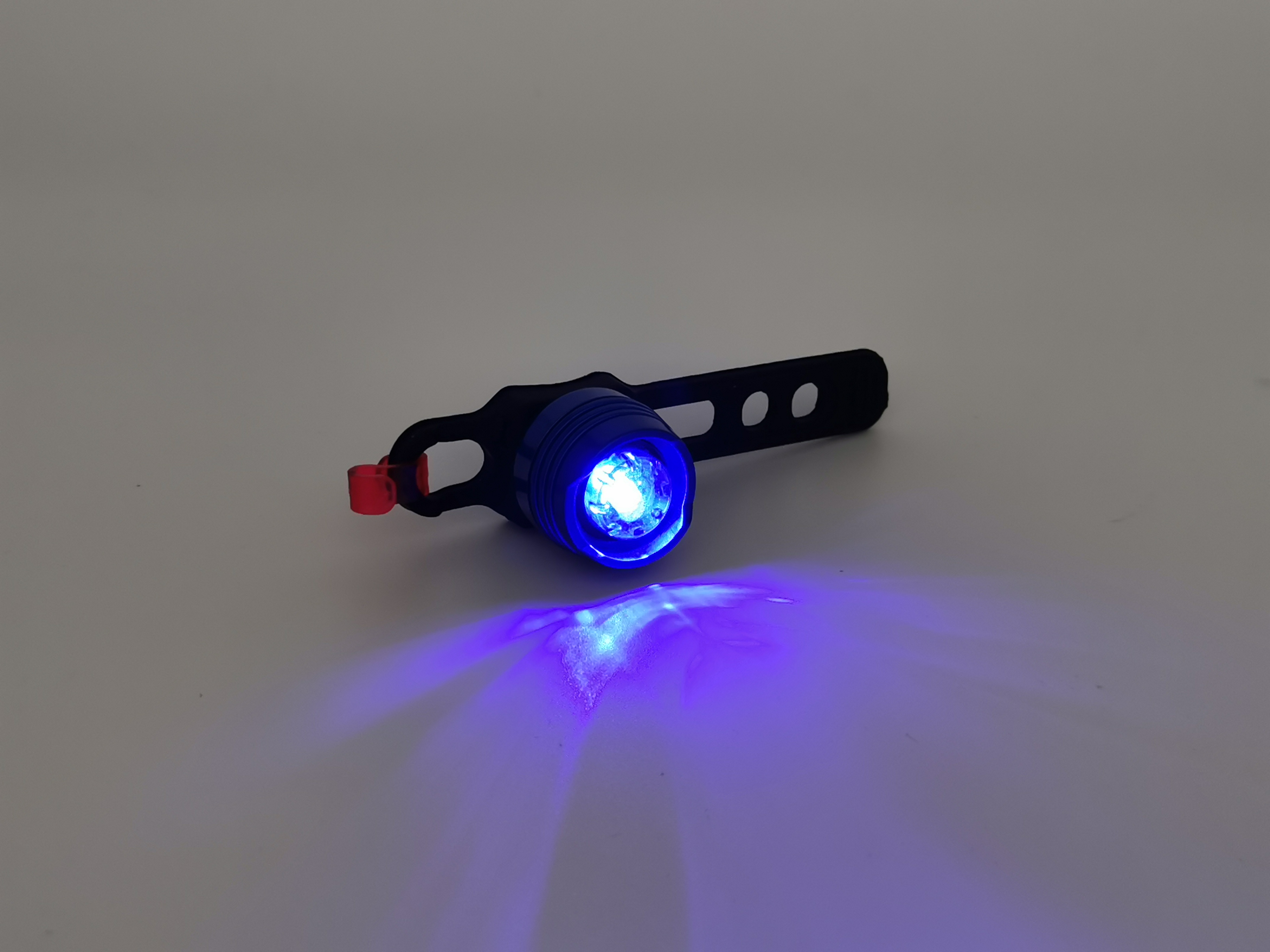 ไฟท้ายจักรยาน TAG-B ไฟติดหมวกจักรยาน ใช้ถ่าน CR2032