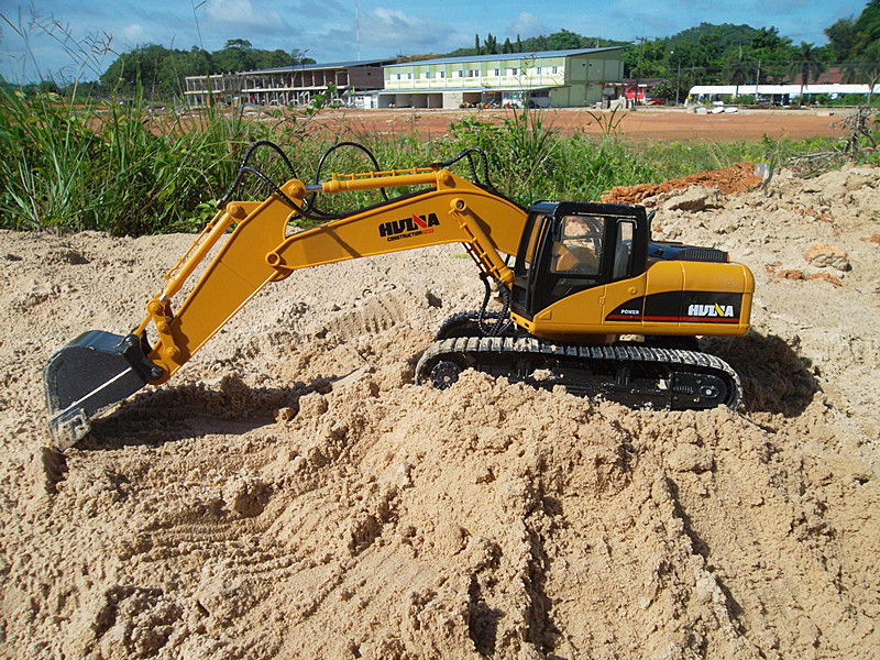 แม็คโครบังคับขนาดใหญ่ 16 ch / HM-350 KOMATSU