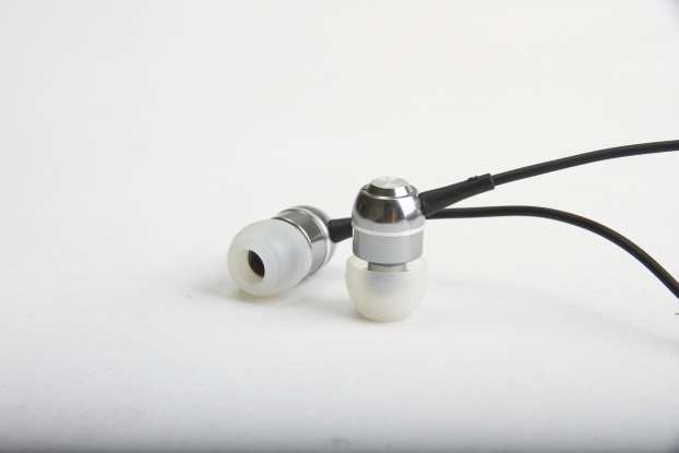 ขายหูฟัง Sunrise Xcited หูฟังDynamic แบบ Silver Coil เสียงกลางนุ่มนวล บอดี้เงินหรูหรา ให้คุณภาพเสียงแบบ3D