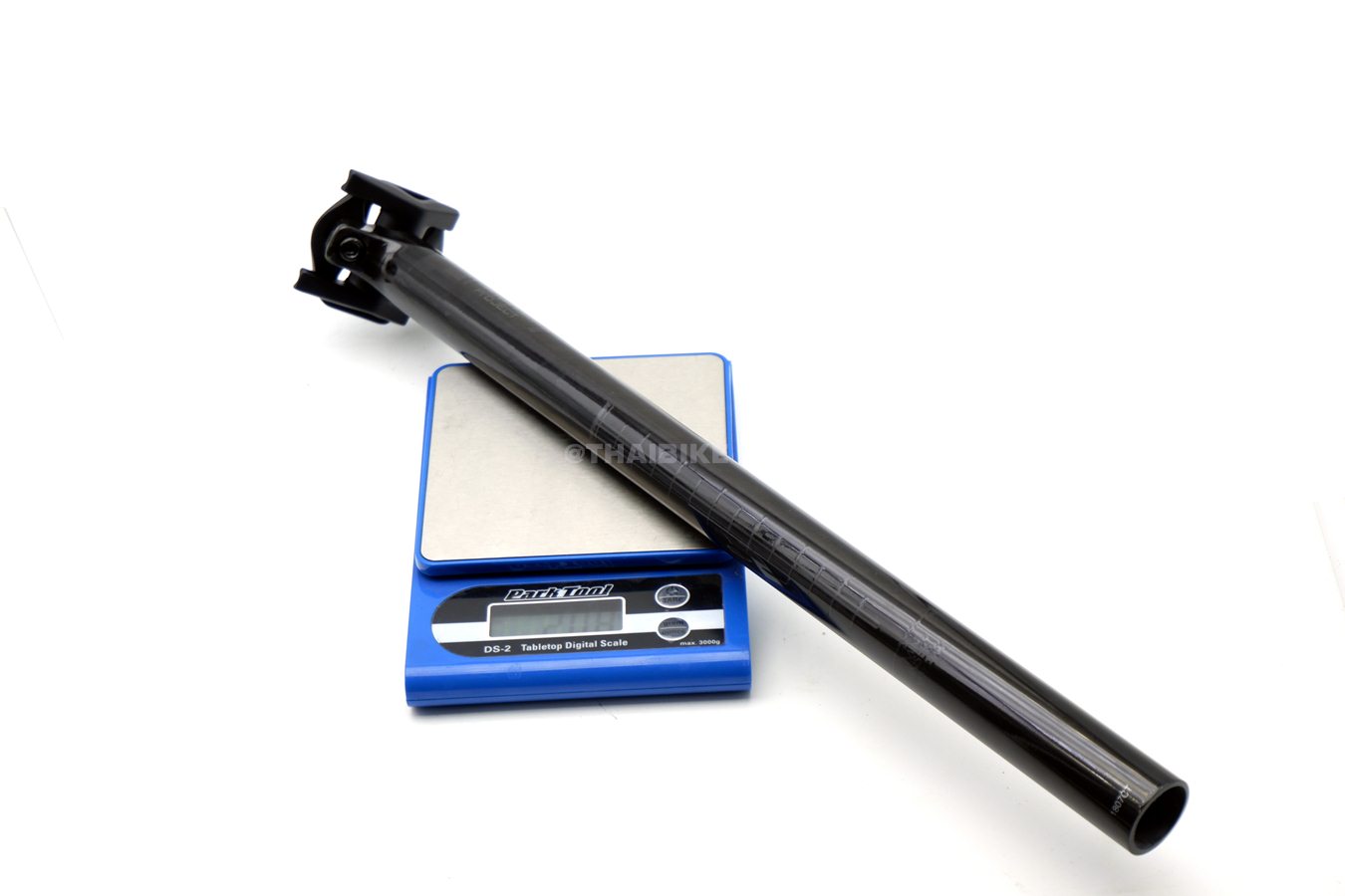 หลักอานตรงคาร์บอน UNO รุ่น QTSP03 ขนาด 27.2x400มม.