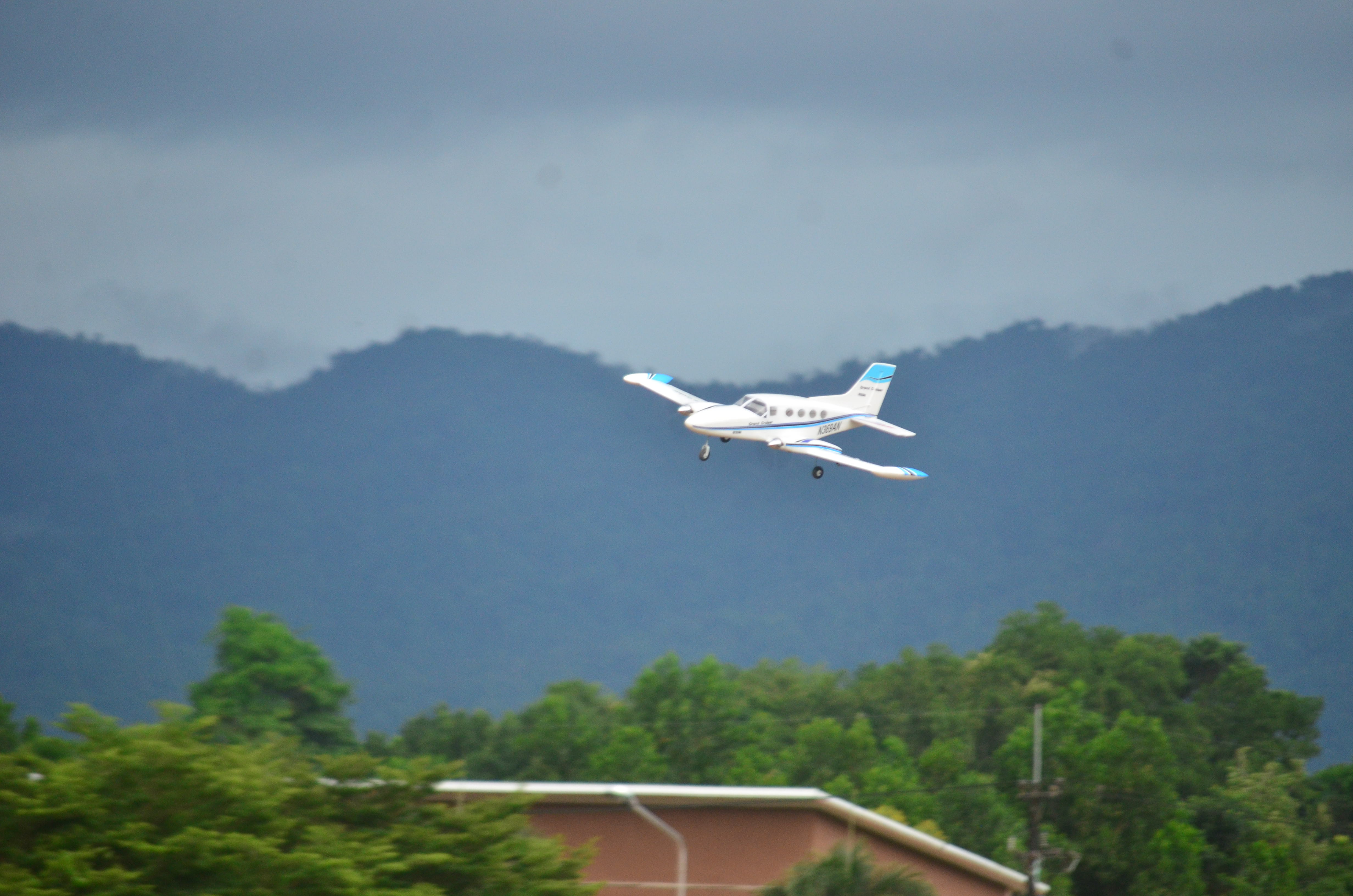 CESSNA425 GRAND CRUISER (PNP) RC PLANE 1300MM.