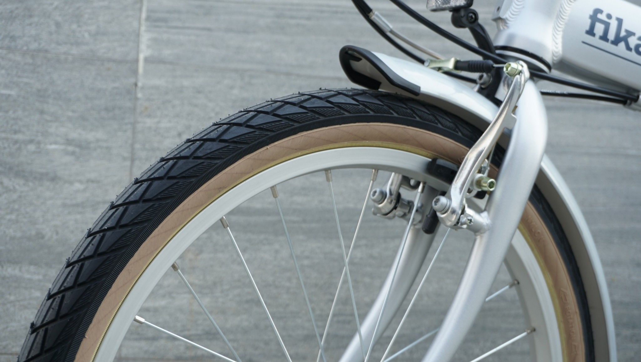 Fika Frappe จักรยานพับได้ เฟรมอลูมิเนียม ล้อ 20" 7 สปีด พร้อมตะแกรง บังโคลน