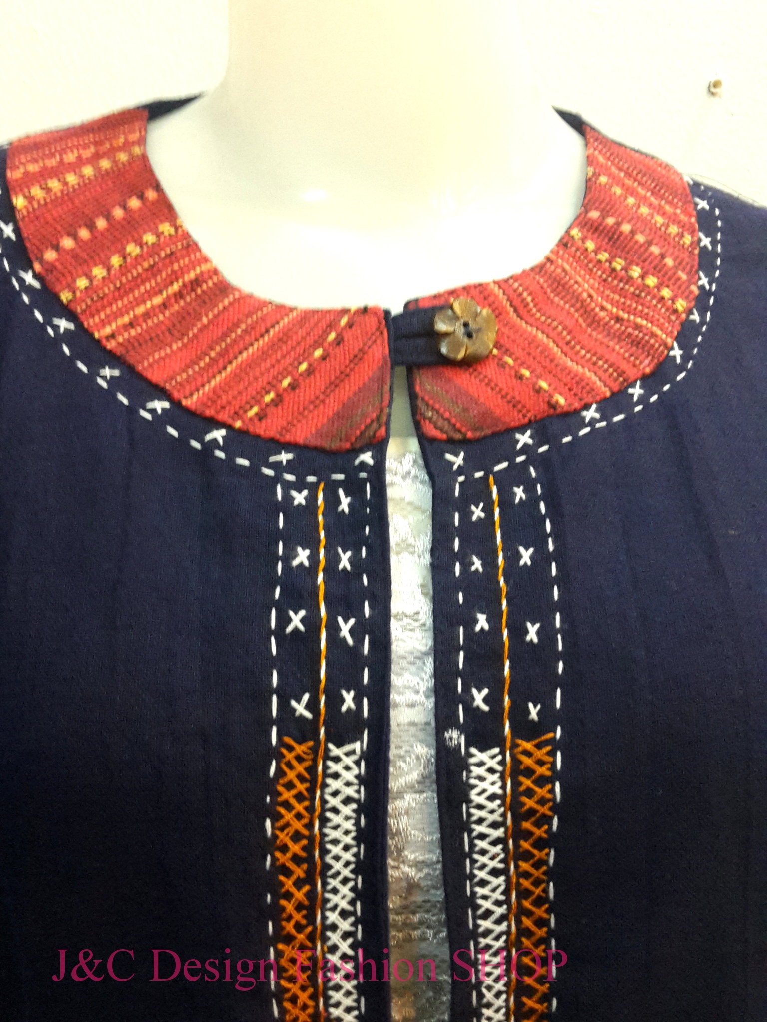 เสื้อผ้าไทยสีดำ เสื้อผ้าฝ้ายย้อมคราม เสื้อคลุมผ้าฝ้าย เสื้อแจ็คเก็ตผ้าฝ้าย ปักดอกไม้