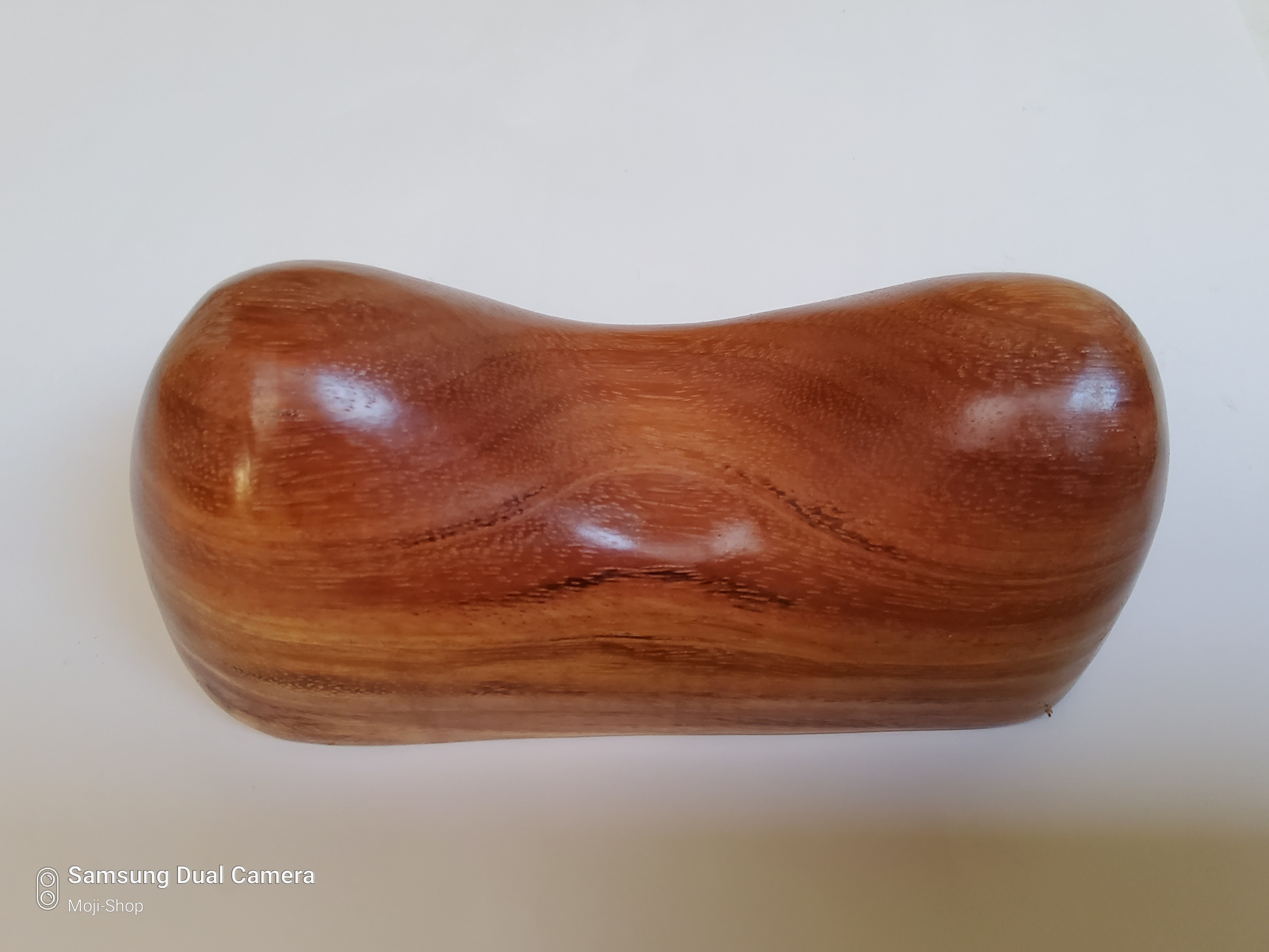 หมอนนมไม้เล็ก ใช้กดบรรเทาอาการปวดเมื่อย