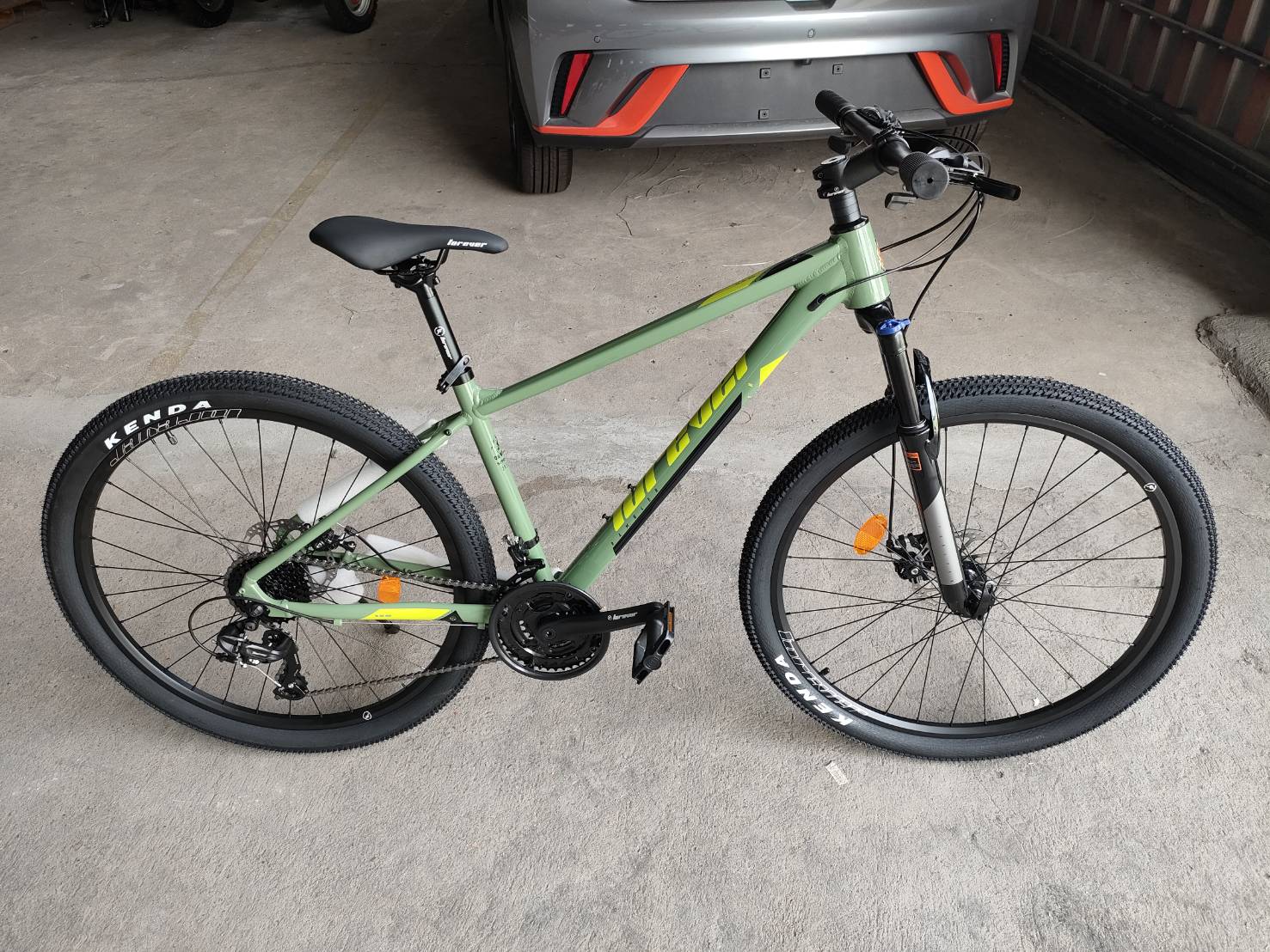 FOREVER จักรยานเสือภูเขา เฟรมอลูมิเนียม ล้อ 27.5" เกียร์ Shimano 24 สปีด ดิสเบรก แกนปลดเร็วหน้า-หลัง