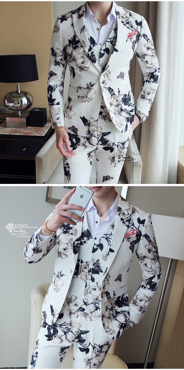 ST118- **พรีออเดอร์**สูทแฟนซีผู้ชายสีขาวลายดอกกุหลาบ แขนยาว พร้อมกางเกง ชุดสูทเจ้าบ่าว สูทแฟนซี ถ่ายพรีเวดดิ้ง & ชุดแต่งงานแฟนซี (Fancy wedding dress) สูทผู้ชายสีขาวลายกุหลาบ