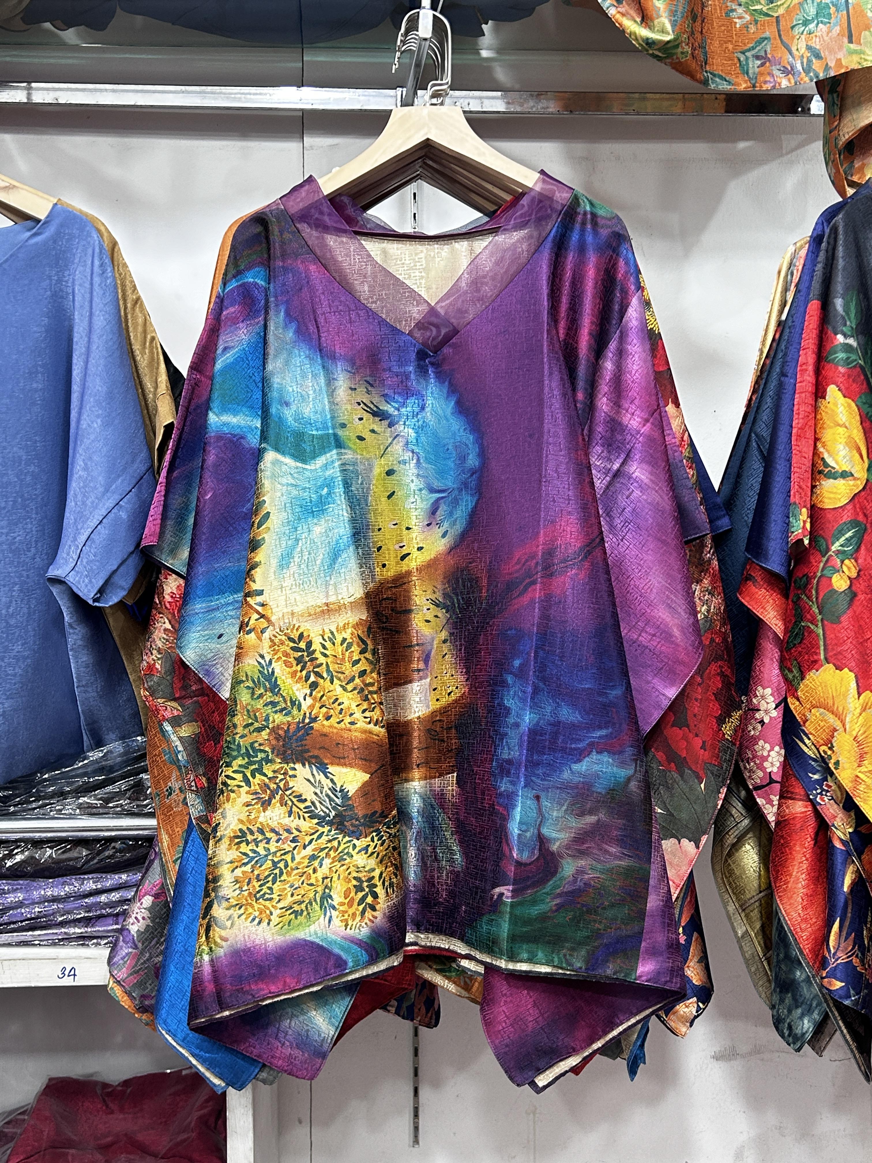 MT24-1129 ไหมจีนคอวีแก้วทรงผีเสื้อ อก 56 นิ้ว สวยสไต์คุณนาย เสื้อผู้ใหญ่