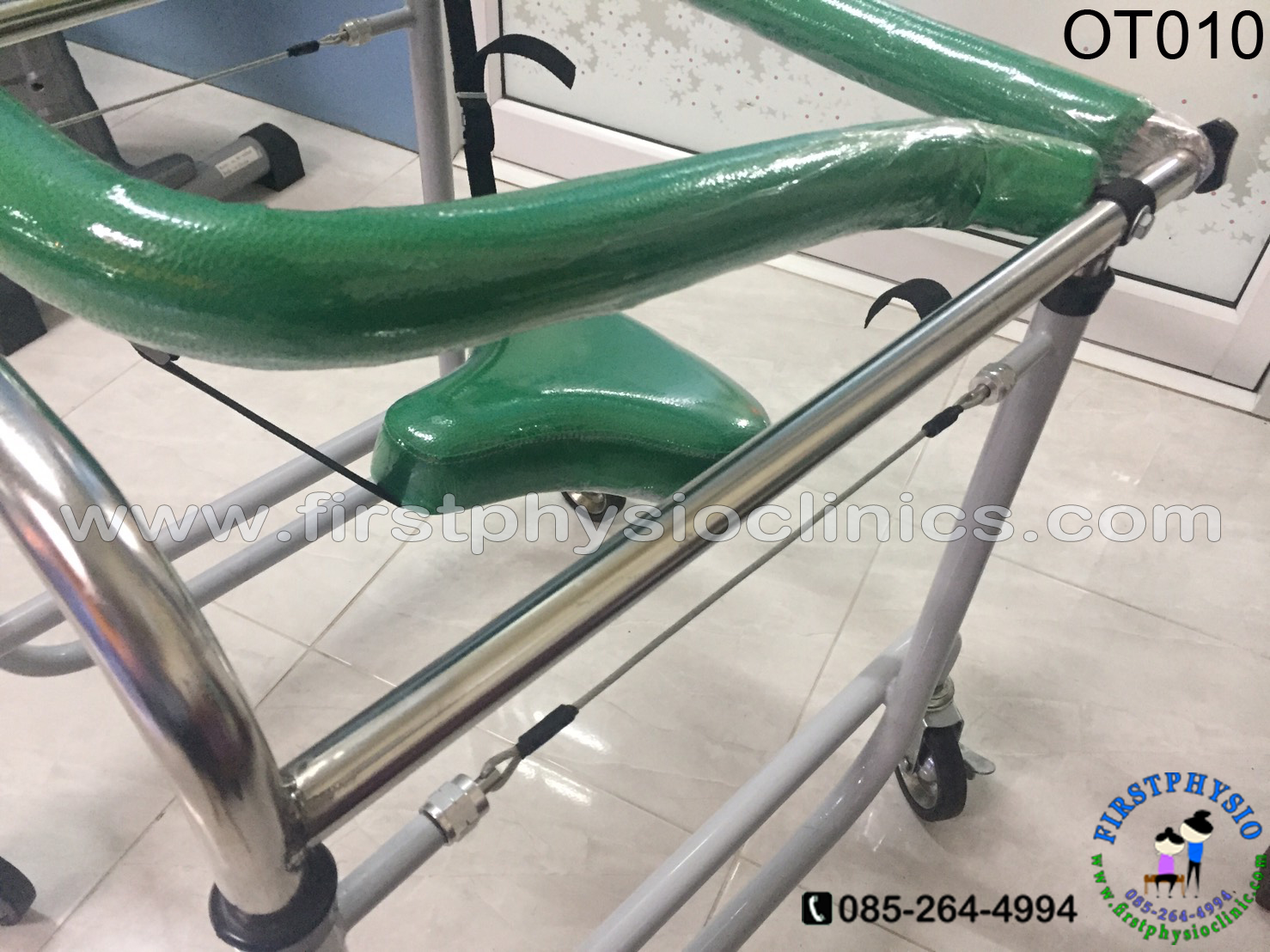 เครื่องช่วยฝึกเดิน แบบมีล้อสี่ล้อพร้อมอาน สำหรับเด็ก (Child Wheeled Walker)