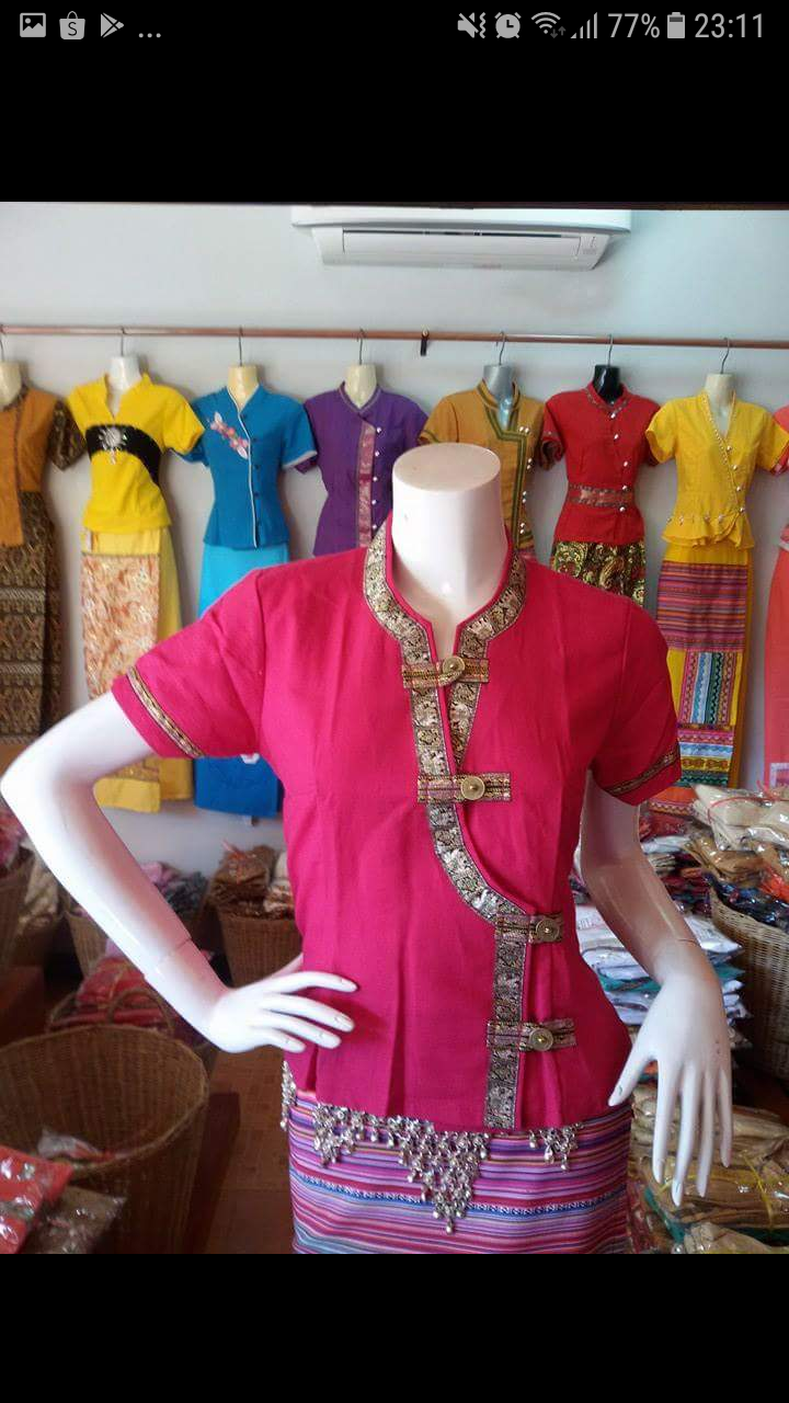เสื้อผ้าไทยพื้นเมืองสีชมพู #เสื้อผ้าฝ้ายสีชมพู #เสื้อทำงานผ้าไทยสีชมพู #เสื้อผ้าฝ้ายสีชมพู แต่งผ้าแถบสีเงิน กระดุมเหรียญ