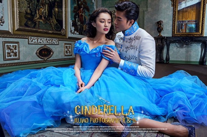 PW357 - **พร้อมส่งเฉพาะชุดผู้ชายค่ะ** ชุดคู่ถ่ายพรีเวดดิ้ง (prewedding dress) & ชุดแต่งงานแฟนซี (Fancy wedding dress)ชายหญิง "ธีมสีเจ้าหญิงสีน้ำเงิน-เจ้าชายชุดสีขาวฟ้า"