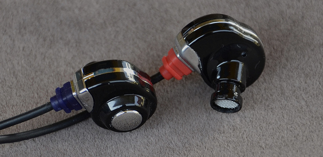 ขายหูฟัง Soundmagic E30 (สีชมพู)