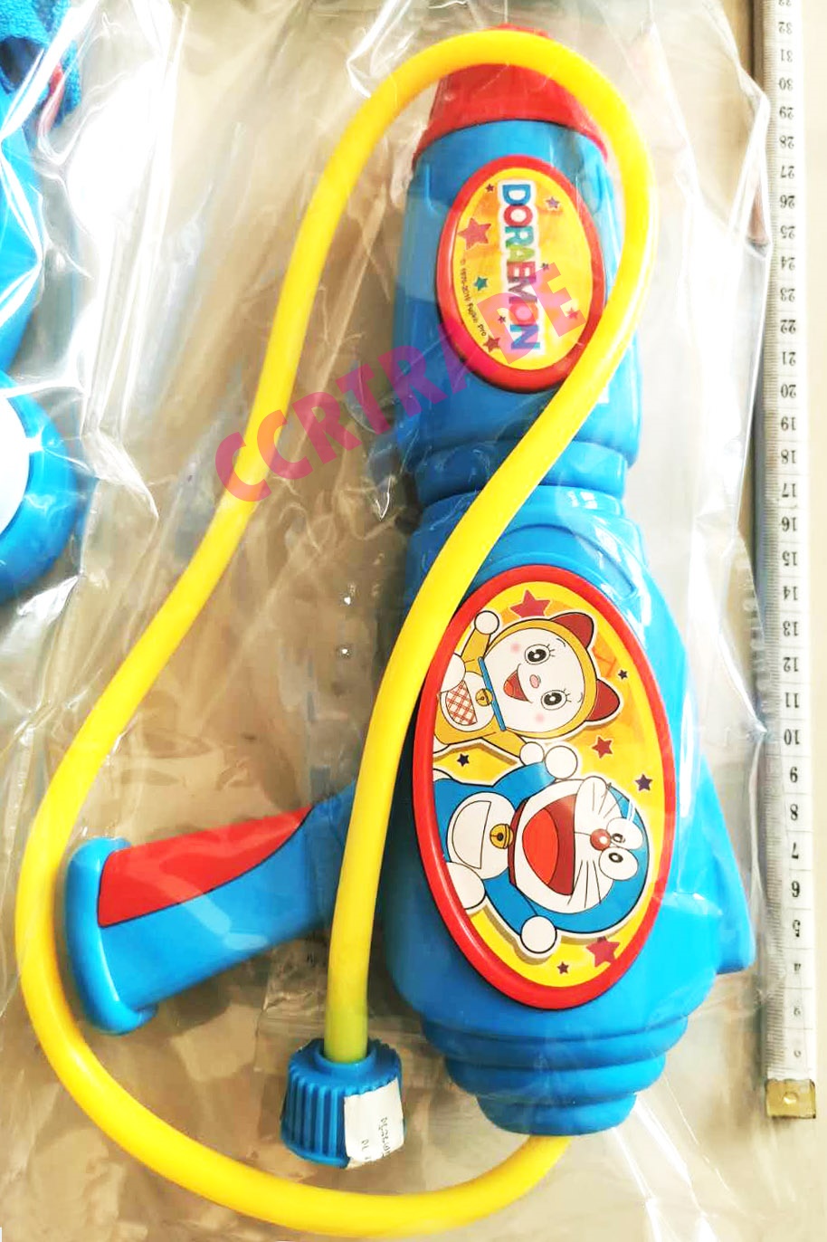 เป้ฉีดน้ำโดราเอม่อนจัมโบ้+ปืนปั้มลม 39x51 ซม.(ลิขสิทธิ์แท้)(1x2)