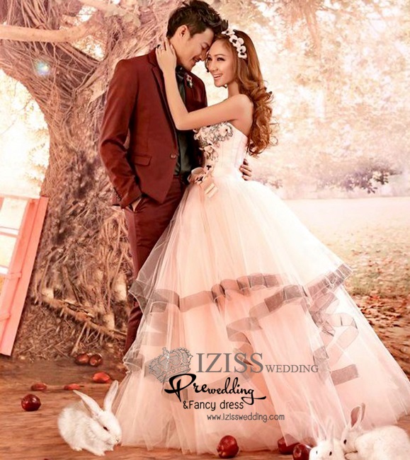 PW059 - **เลิกผลิตค่ะ** ชุดคู่ถ่ายพรีเวดดิ้ง (prewedding dress) & ชุดแต่งงานแฟนซี (Fancy wedding dress)ชายหญิง "ธีมสีขาว-น้ำตาล"