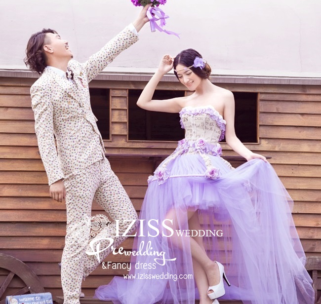 PW232 - **พรีออเดอร์ค่ะ** ชุดคู่ถ่ายพรีเวดดิ้ง (prewedding dress) & ชุดแต่งงานแฟนซี (Fancy wedding dress)ชายหญิง "ธีมสีม่วง-ลายวินเทจ"