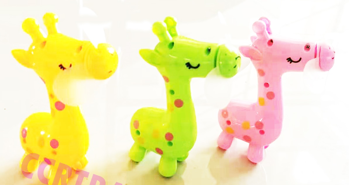 พัดลมยีราฟสีหวาน มือหมุนกล่อง 18.5 ซม.