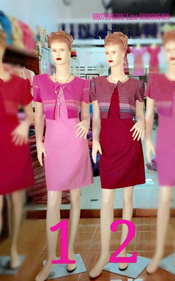ชุดผ้าไทยแต่งกั๊ก ชุดแซกผ้าไทยลายมัดหมี่สีชมพู ชุดผ้าไทยผ้าพื้นเมือง ชุดผ้าไทยฝ้ายแต่งผ้าลายมัดหมี่สีแดง ชุดทำงานผ้าไทยแต่งระบายกั๊ก สำเนา สำเนา