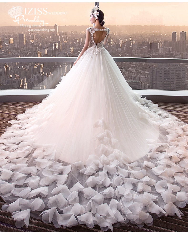 BR334 **พรีออเดอร์**ชุดแต่งงาน&ชุดเจ้าสาวแบบยาวอลังการ สีขาวเกรดพรีเมี่ยม หรูหราน่ารัก สวยโดดเด่นไม่ซ้ำใคร