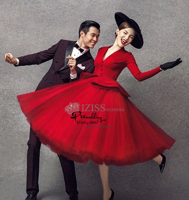 PW476- **พรีออเดอร์**ชุดแต่งงานแฟนซี ชุดเดรสสีแดง ชุดถ่ายพรีเวดดิ้ง (prewedding dress) & ชุดแต่งงานแฟนซี (Fancy wedding dress) "ธีมสีแดง ดำ"