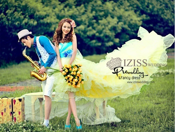 PW170 - Preorder ชุดคู่ถ่ายพรีเวดดิ้ง (prewedding dress) & ชุดแต่งงานแฟนซี (Fancy wedding dress)ชายหญิง "ธีมสีเหลือง-ฟ้า"