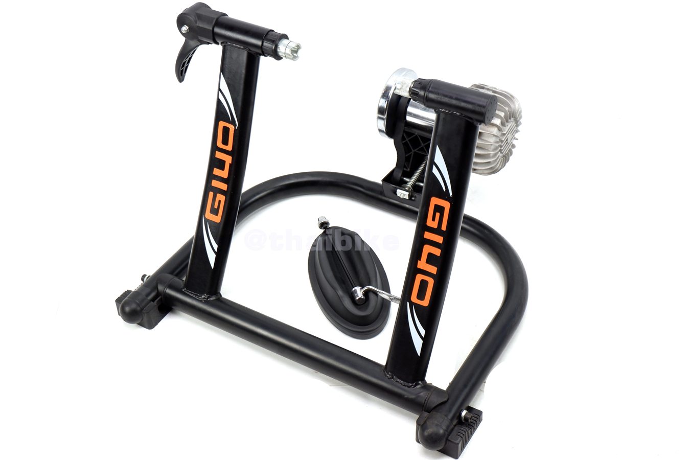 เทรนเนอร์จักรยาน GIYO จับดุมหลัง แบบน้ำมัน ปั่นในบ้าน เสียงเบา รองรับ 16-29 นิ้ว