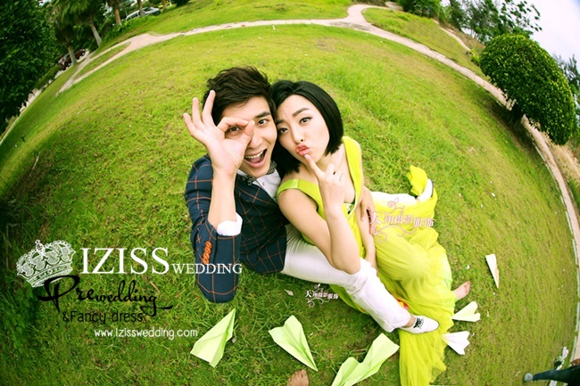 PW154 - Pre order ชุดคู่ถ่ายพรีเวดดิ้ง (prewedding dress) & ชุดแต่งงานแฟนซี (Fancy wedding dress)ชายหญิง "ธีมสีเขียว-ดำ"