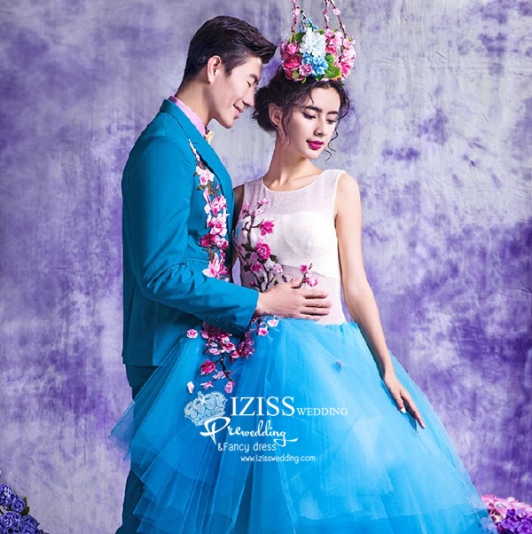 PW454- **พรีออเดอร์**ชุดแต่งงานแฟนซี ชุดยกน้ำชา ชุดถ่ายพรีเวดดิ้ง (prewedding dress) & ชุดแต่งงานแฟนซี (Fancy wedding dress) "ธีมสีขาวฟ้า"