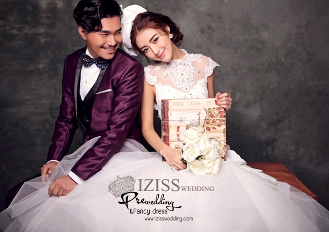 PW226 - Pre order ชุดคู่ถ่ายพรีเวดดิ้ง (prewedding dress) & ชุดแต่งงานแฟนซี (Fancy wedding dress)ชายหญิง "ธีมสีขาว-ม่วง"